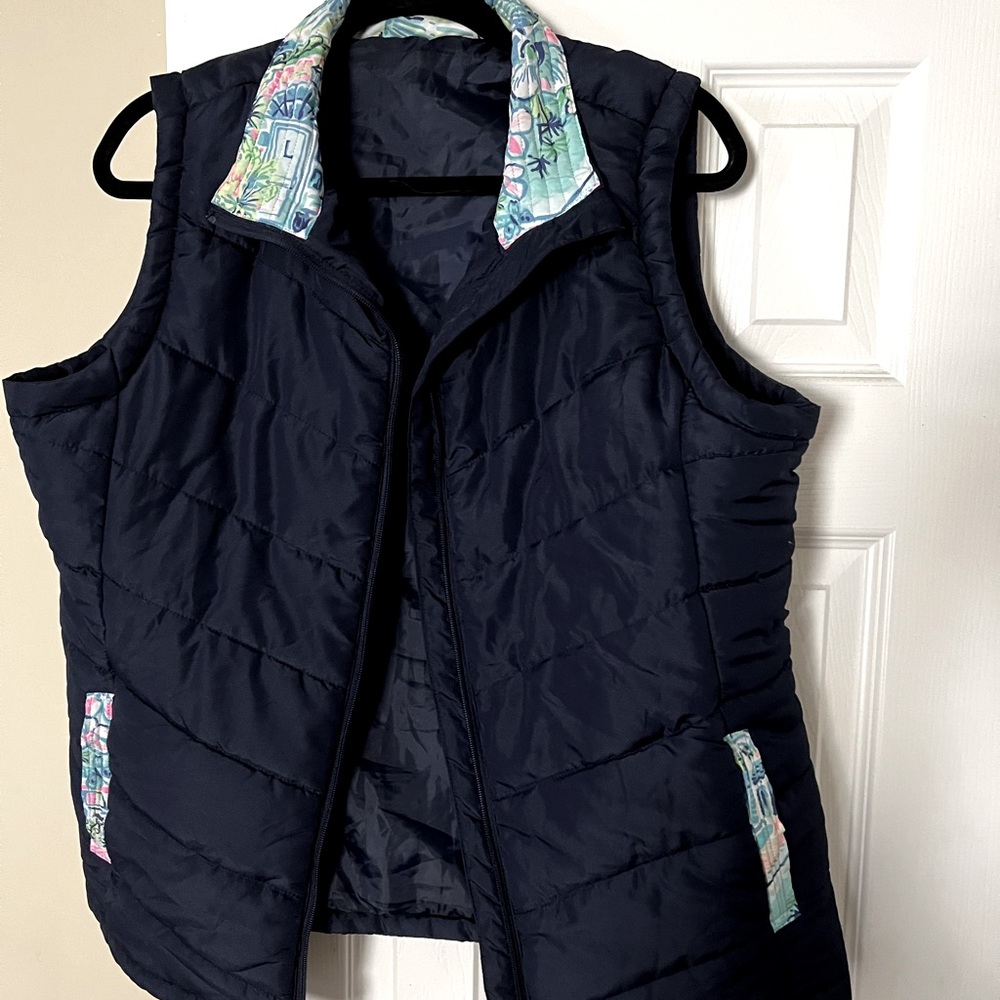 Size Large navy jacket with lily Pulitzer fabric details